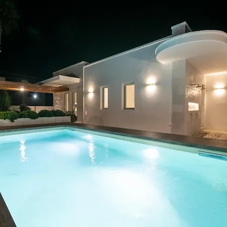 Charming Close To The Beach - Beahost