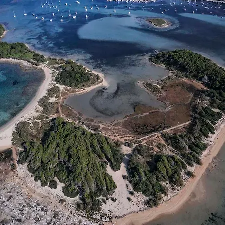 Charming Close To The Beach - Beahost